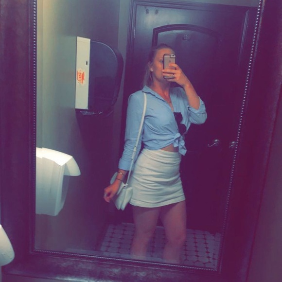 Sexy white skirt 🤍 - Picture 3 of 3